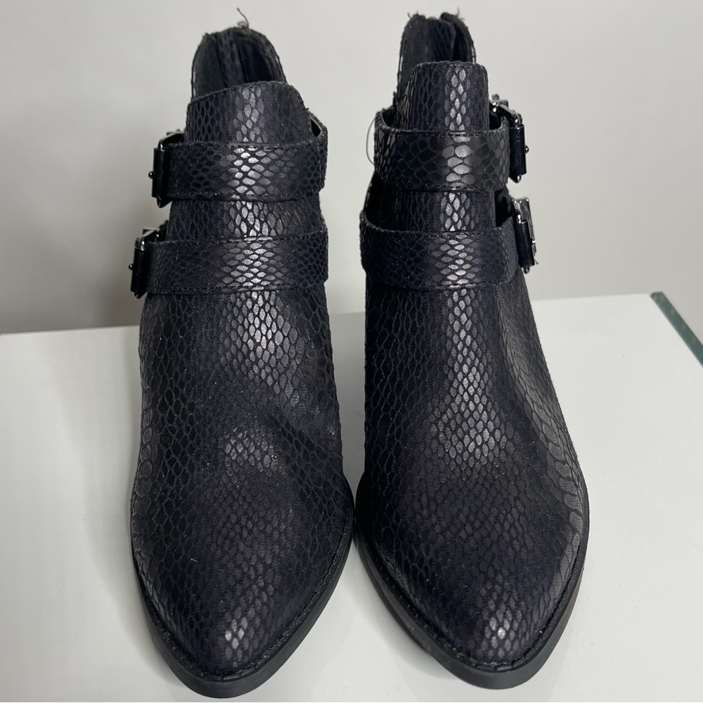 NEVER WORN Black Animal Print Vegan Faux Leather Ankle Winter Fall Booties - Picture 2 of 8